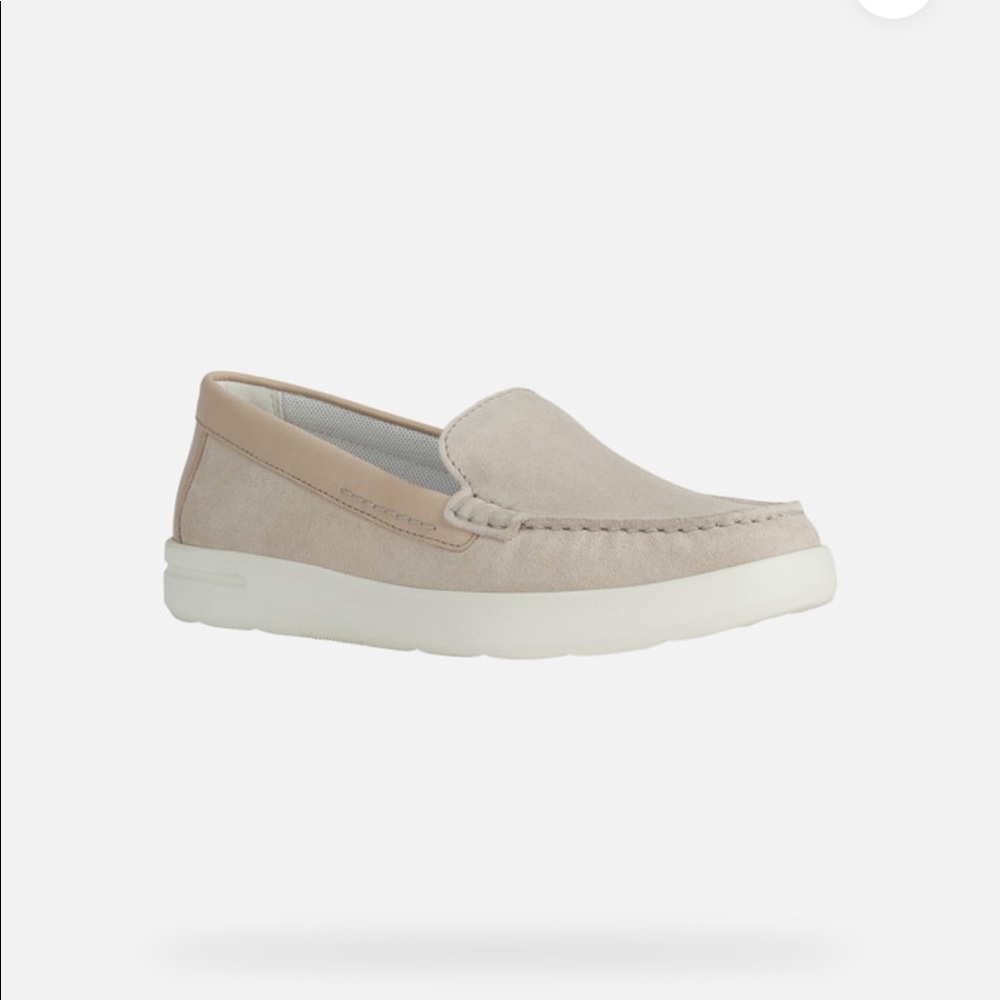 GEOX leather loafers Womens tan size 8.5